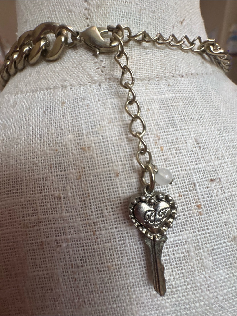 Betsey Johnson Pink Rhinestone Rose Statement Necklace Brass Tone Floral - Picture 6 of 10